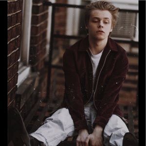 Meet your Posher, Graham